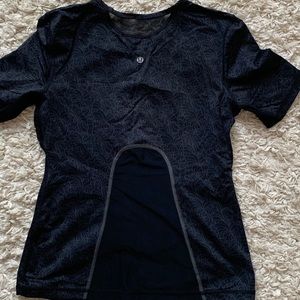Lululemon T-Shirt